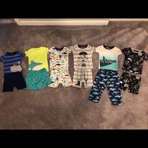 Lot of 9 sets of Carter’s boys 18mo pj’s. EUC